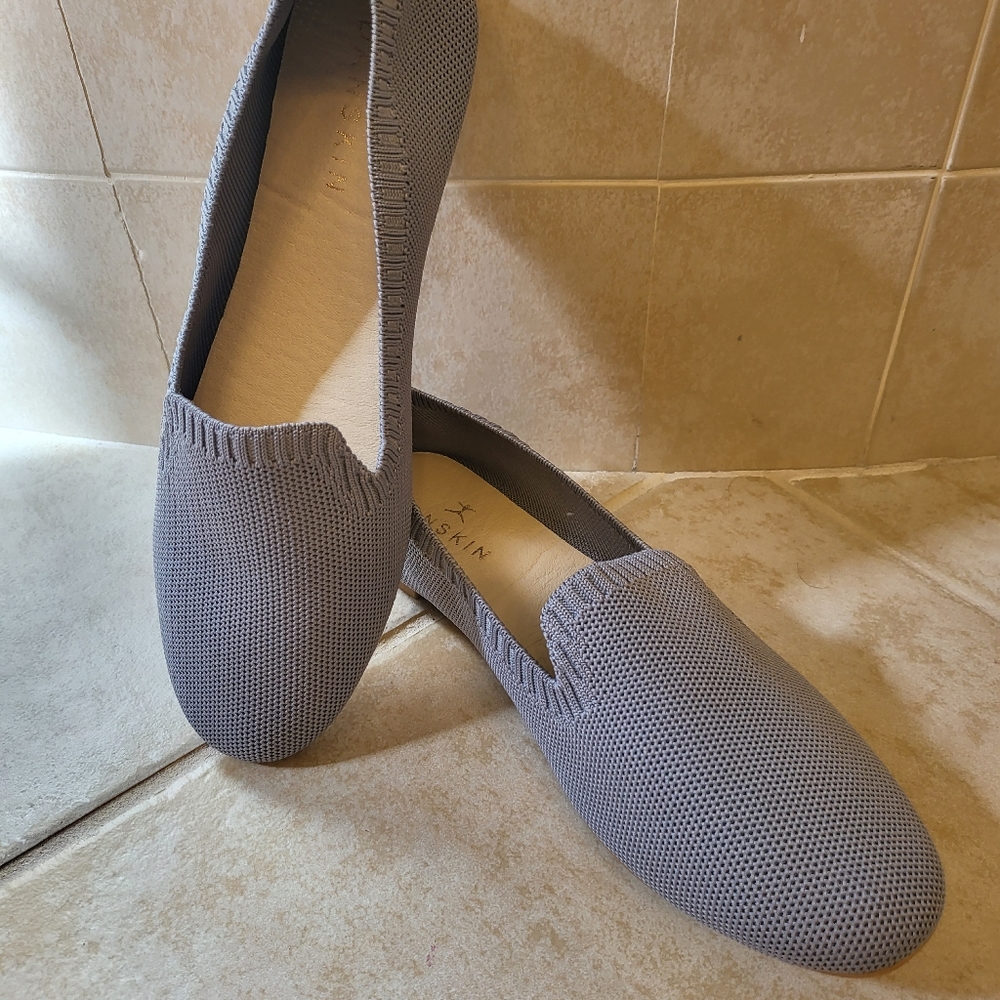 Danskin grey/blue knit ribbed dream slip on, size 8, new